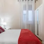 Reina 1 By Forever Rentals