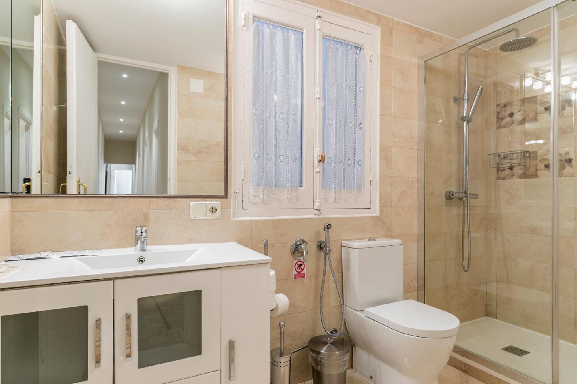 Reina 1 By Forever Apartamento